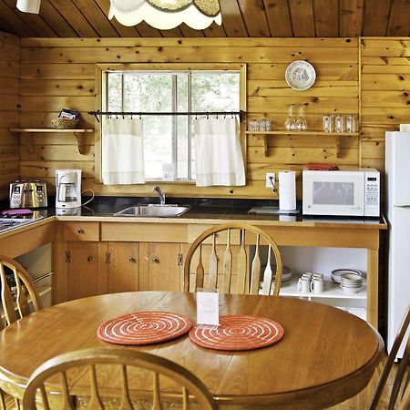 Mineral Springs Resort Fernwood Экстерьер фото