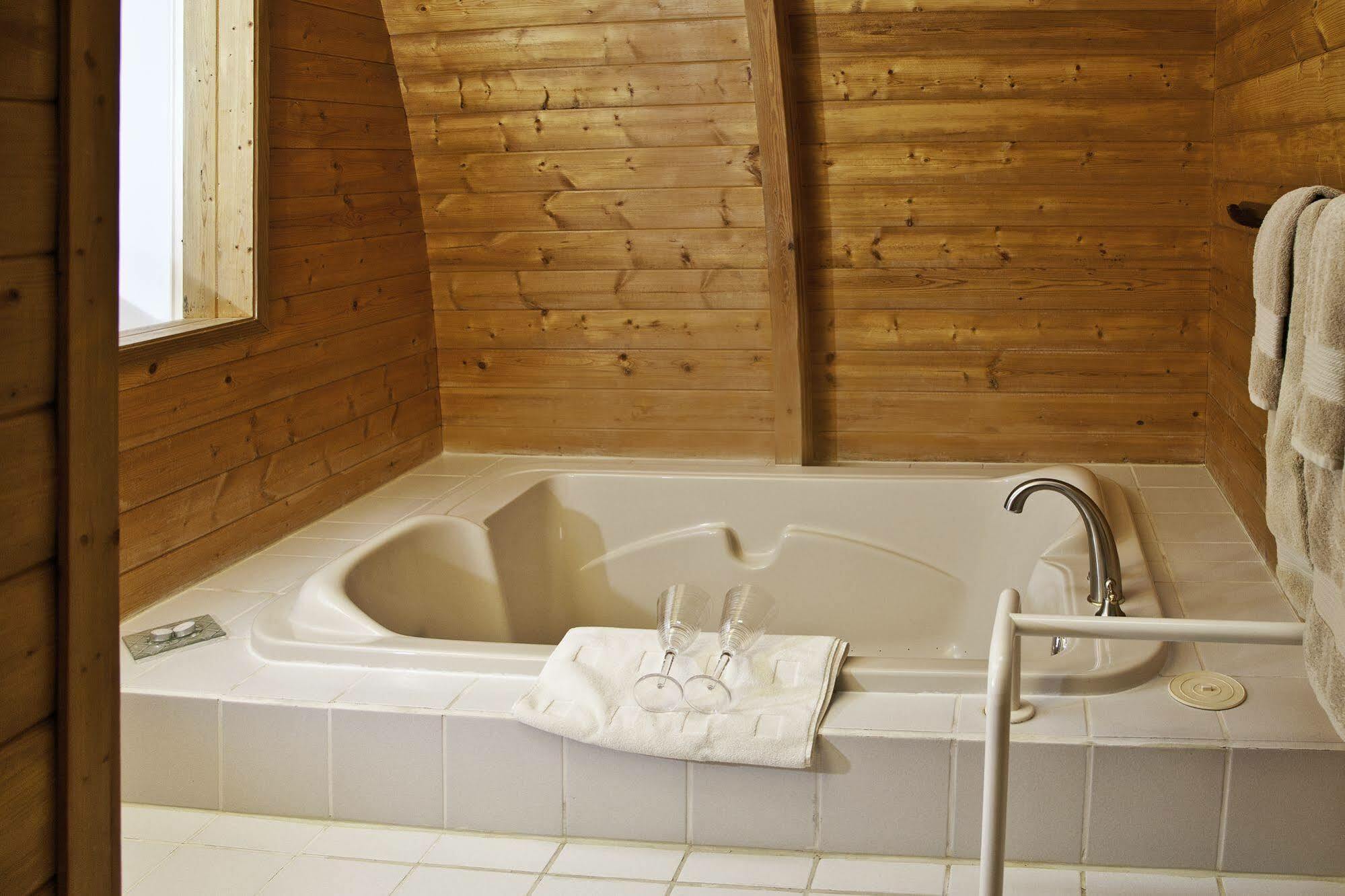 Mineral Springs Resort Fernwood Экстерьер фото
